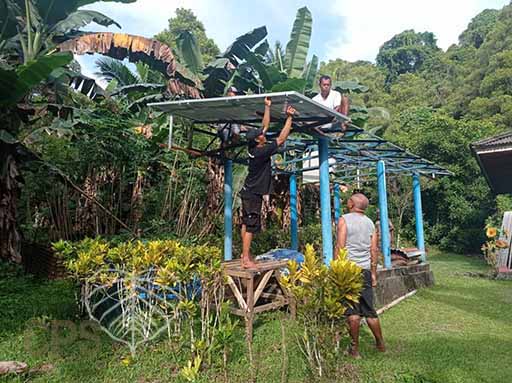 pemasangan pompa air di Maluku Tengah