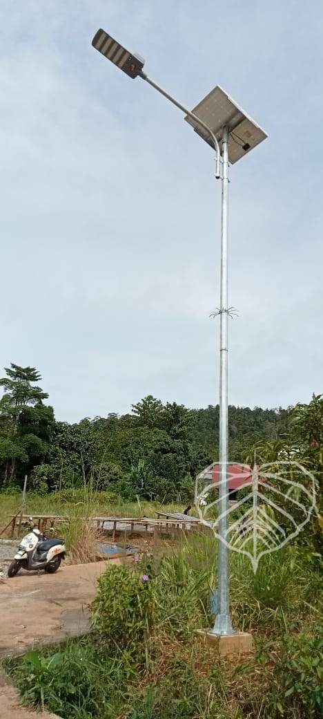 pemasangan lampu penerangan jalan pjuts 2in1 di Sulawesi