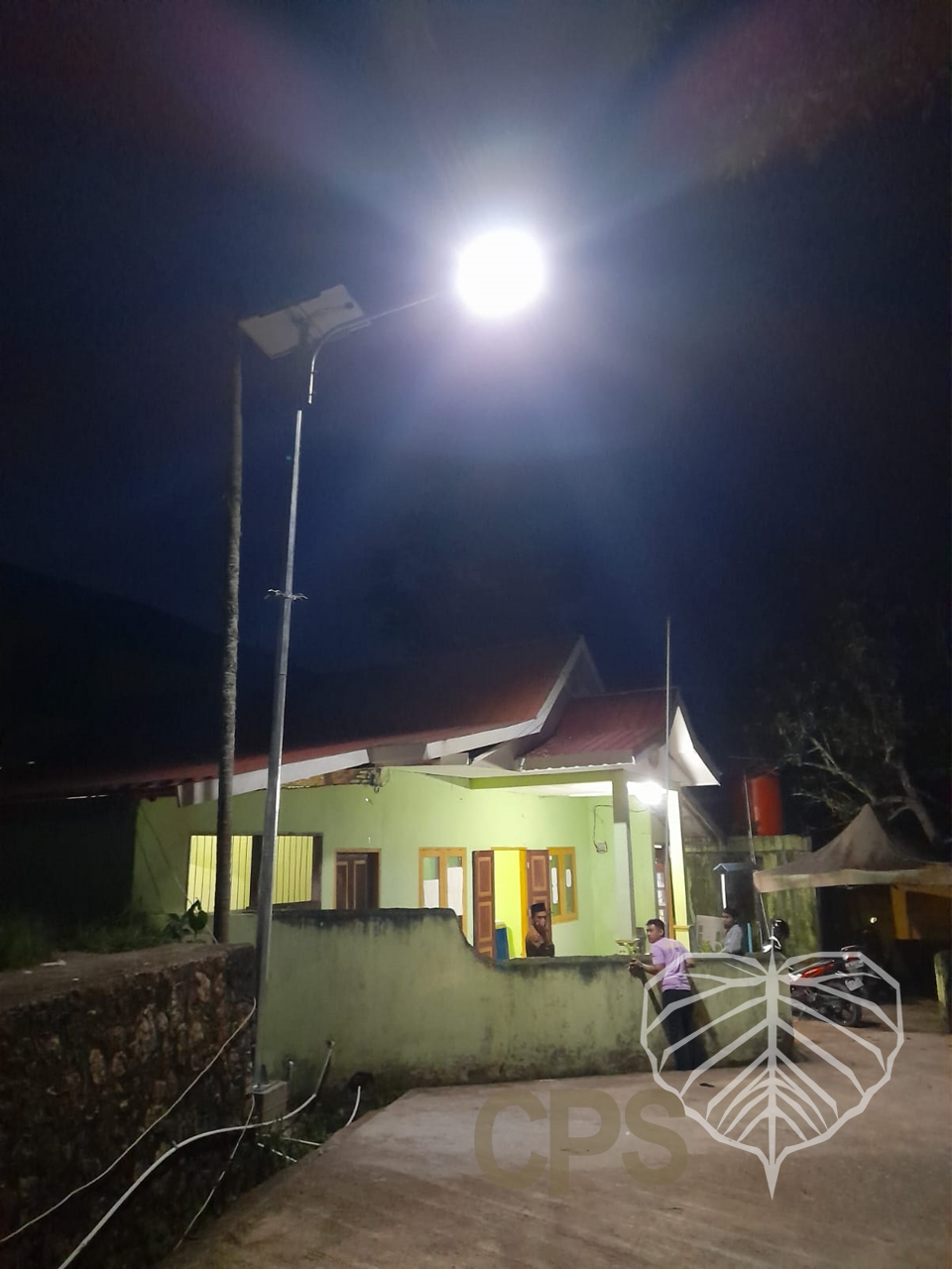 pemasangan lampu penerangan jalan pjuts 2in1 di Sulawesi
